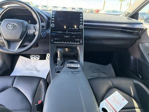 Used 2022 Toyota Avalon XSE image 14