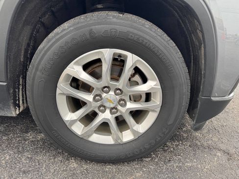Used 2018 Chevrolet Traverse LT image 12