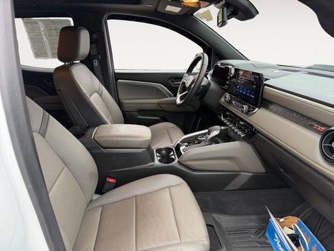 Certified 2024 Chevrolet Colorado ZR2 w/ ZR2 Convenience Package III image 15