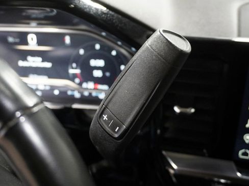 Used 2024 GMC Sierra 1500 SLE image 21