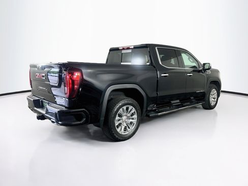 Used 2024 GMC Sierra 1500 Denali w/ Technology Package AWD/4WD image 9