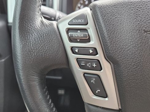 Used 2024 Nissan Titan SV w/ SV Convenience Package image 12