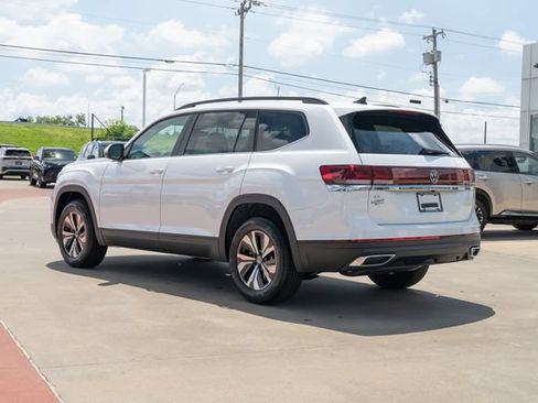 New 2026 Volkswagen Atlas SE FWD image 4