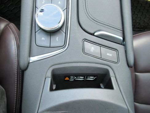 Used 2022 Cadillac XT6 Premium Luxury w/ Technology Package FWD image 25
