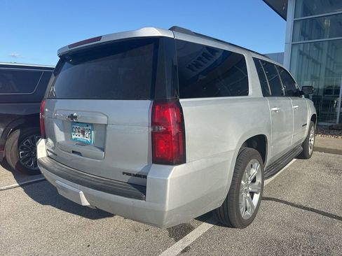 Used 2019 Chevrolet Suburban Premier AWD/4WD image 4