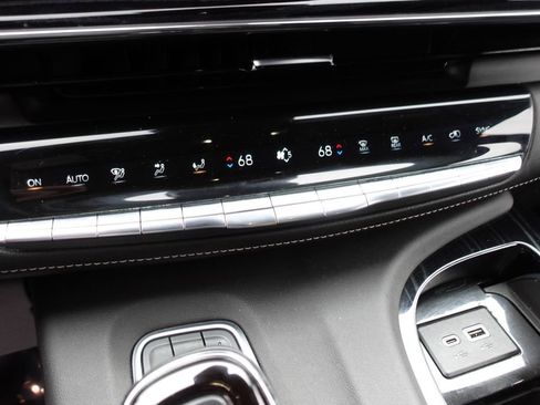 Used 2023 Cadillac Escalade ESV Sport image 22