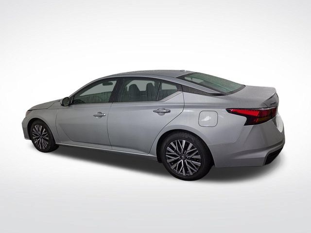 Used 2023 Nissan Altima 2.5 SV FWD image 10