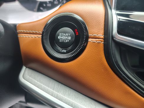 Certified 2025 Jeep Compass Limited AWD/4WD image 31