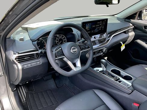New 2026 Nissan Altima 2.5 SR FWD image 8