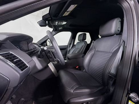 Used 2025 Land Rover Discovery S AWD/4WD image 11
