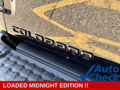Used 2025 Chevrolet Colorado Z71 w/ Midnight Edition AWD/4WD image 13
