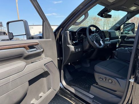 New 2026 GMC Sierra 2500 SLE w/ SLE Convenience Package image 15