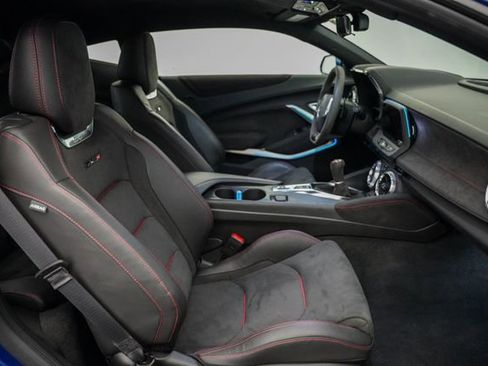 Used 2022 Chevrolet Camaro ZL1 RWD image 21