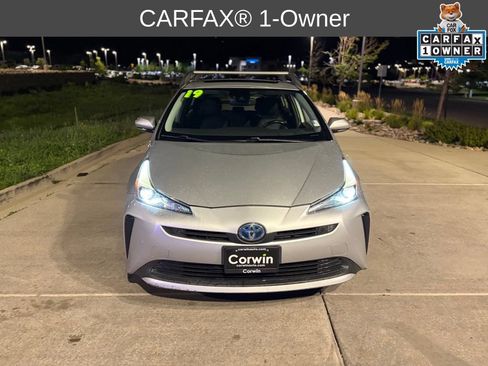 Used 2019 Toyota Prius Limited w/ Premium Convenience Package FWD image 2