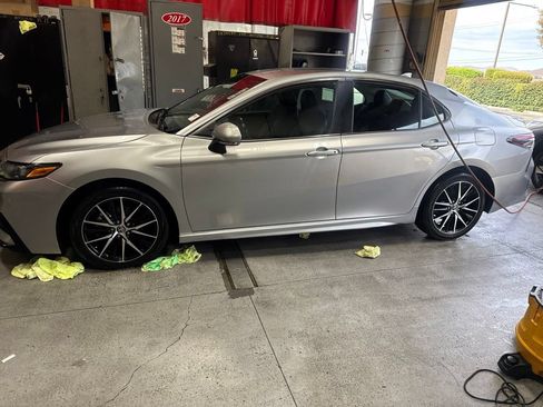 Used 2024 Toyota Camry SE FWD image 18