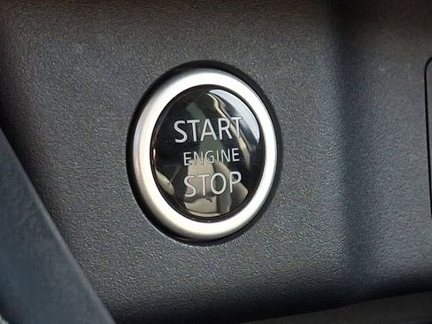 Used 2023 Nissan Rogue SL AWD/4WD image 25