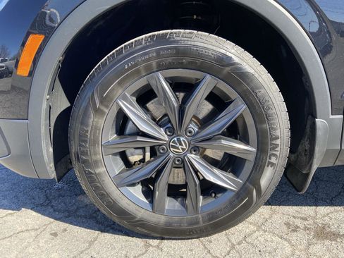 Used 2023 Volkswagen Tiguan SE image 11