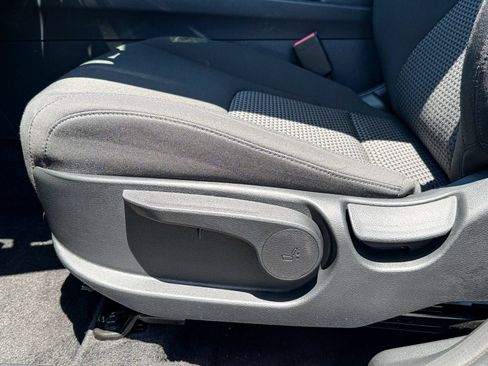 Certified 2025 Kia Sportage LX AWD/4WD image 18