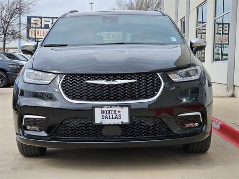 New 2026 Chrysler Pacifica Pinnacle image 5