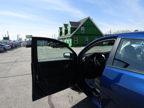 Used 2019 Nissan Versa SV FWD image 10