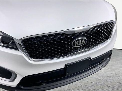 Used 2017 Kia Sorento LX FWD image 29