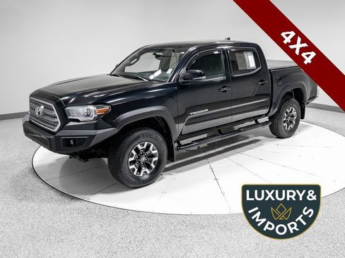Used 2017 Toyota Tacoma TRD Off-Road image 1