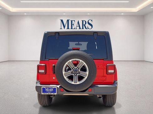 Used 2020 Jeep Wrangler Unlimited Sahara AWD/4WD image 4