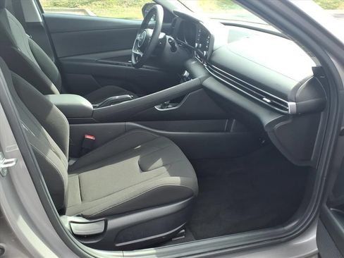 Used 2023 Hyundai Elantra SEL w/ Cargo Package FWD image 21