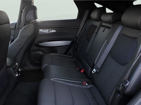 Used 2024 Genesis GV70 2.5T w/ Sport Prestige Package image 11