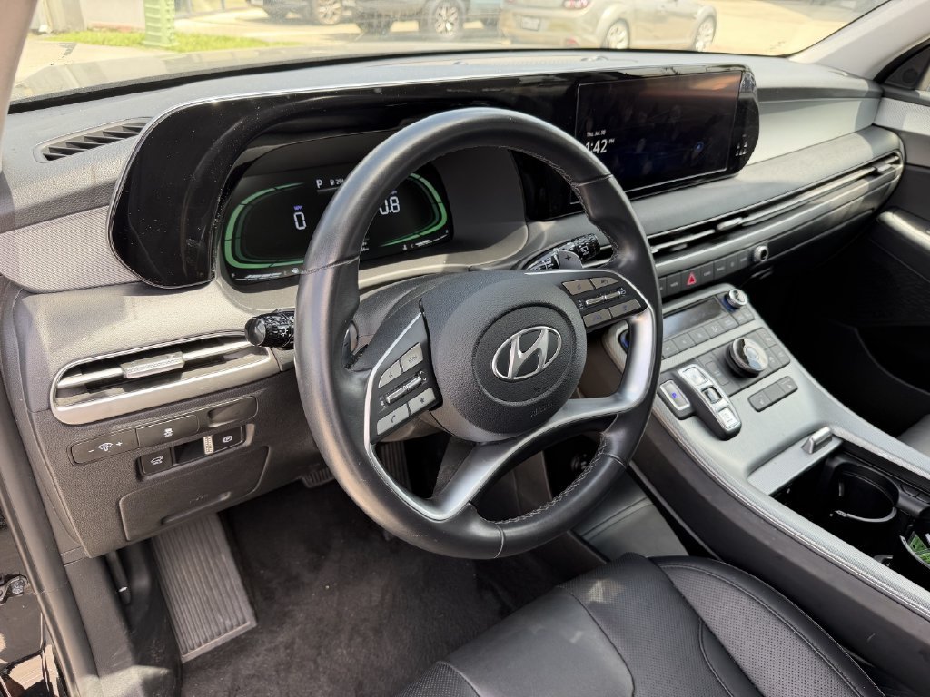 Used 2025 Hyundai Palisade SEL FWD image 14