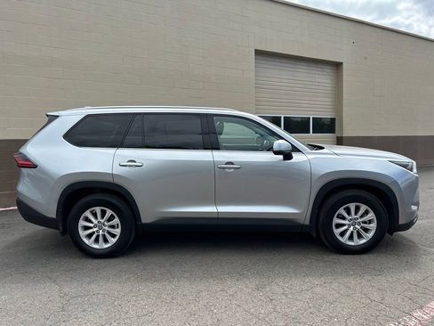 Used 2025 Toyota Grand Highlander AWD Hybrid image 3