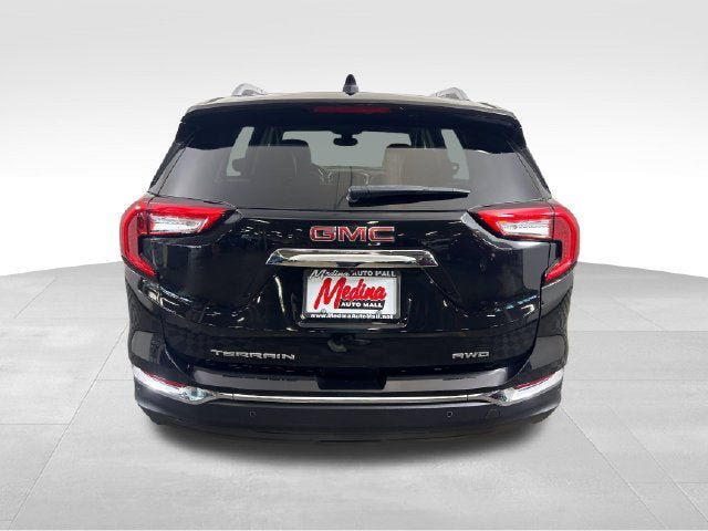 Used 2022 GMC Terrain SLT w/ Tech Package AWD/4WD image 4
