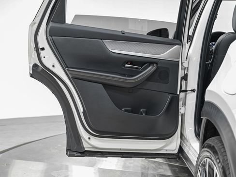 Used 2024 MAZDA CX-90 Plug-In Hybrid w/ Premium Pkg image 27