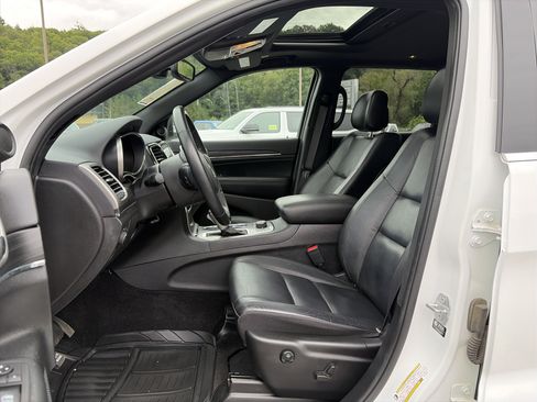 Certified 2022 Jeep Grand Cherokee Limited AWD/4WD image 8