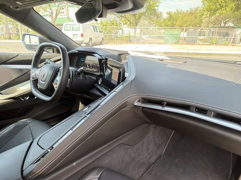 Used 2024 Chevrolet Corvette Stingray Premium Cpe w/ Z51 Performance Package image 24