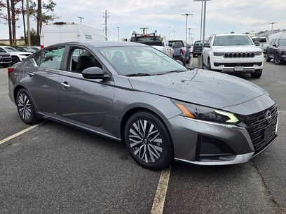 Used 2024 Nissan Altima 2.5 SV