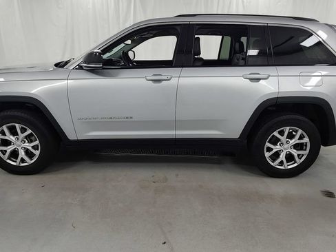 Used 2022 Jeep Grand Cherokee Limited AWD/4WD image 6