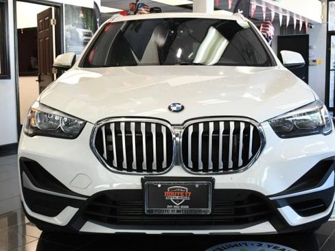 Used 2022 BMW X1 xDrive28i w/ Convenience Package AWD/4WD image 2