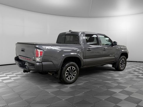 Used 2022 Toyota Tacoma TRD Sport w/ Technology Package image 5