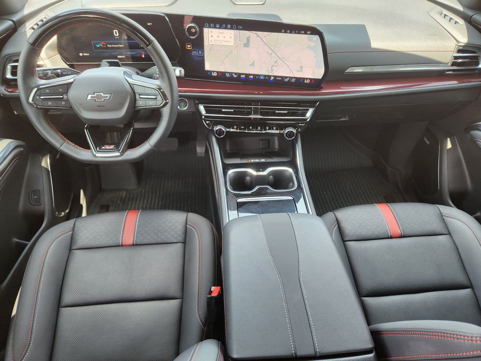 Used 2026 Chevrolet Traverse RS w/ LPO, Floor Liner Package FWD image 9