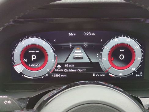 Used 2024 Nissan Pathfinder Platinum image 30