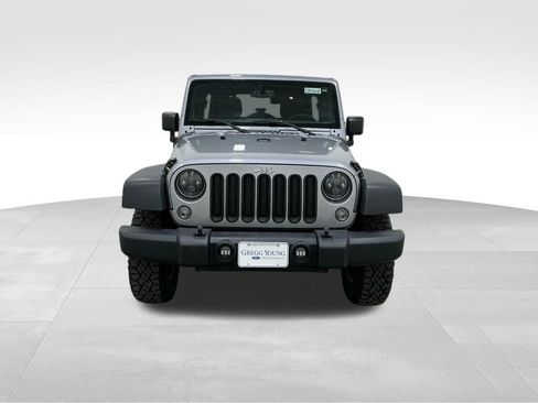 Used 2016 Jeep Wrangler Unlimited Rubicon w/ Connectivity Group image 6