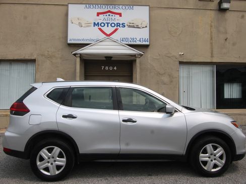 Used 2018 Nissan Rogue S AWD/4WD image 4