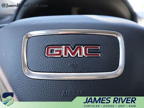 Used 2024 GMC Terrain SLE FWD image 26