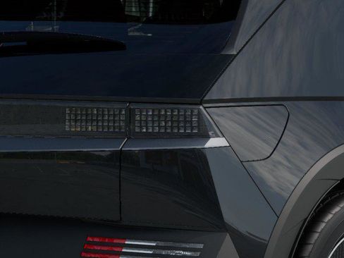 New 2025 Hyundai Ioniq 5 SE image 10