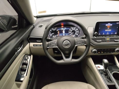 Used 2021 Nissan Altima 2.5 SV FWD image 22