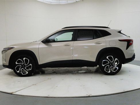 New 2026 Chevrolet Trax RS w/ Sunroof Package image 4