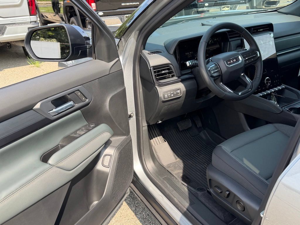 New 2027 GMC Terrain AT4 w/ Technology Package II AWD/4WD image 17