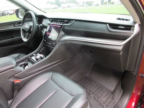 Used 2024 Jeep Grand Cherokee Limited AWD/4WD image 34