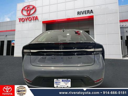 Used 2024 Toyota Prius Prime FWD image 6